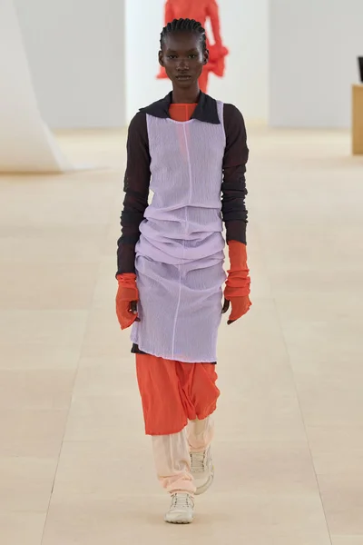 Look 8